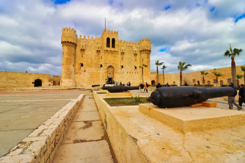 2 days cairo and alexandria tour: Pyramids, Souk & Mediterranean